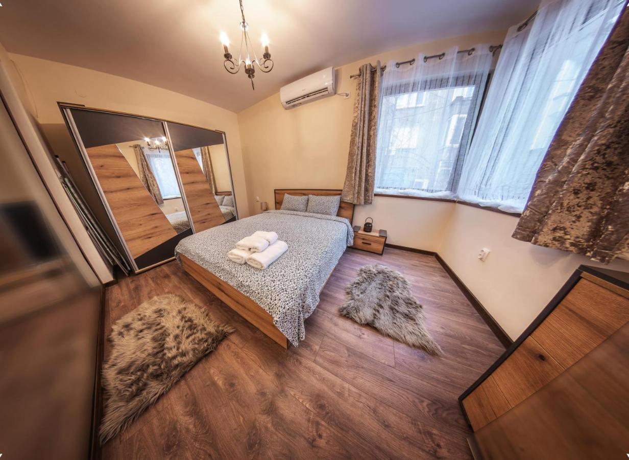 Design 1BDR Apartment in Top Center - FREE PARKING Sofia Buitenkant foto