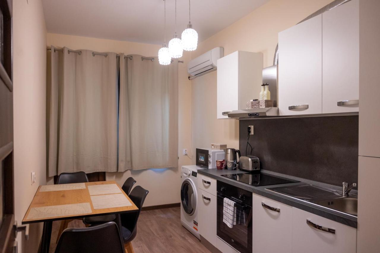 Design 1BDR Apartment in Top Center - FREE PARKING Sofia Buitenkant foto